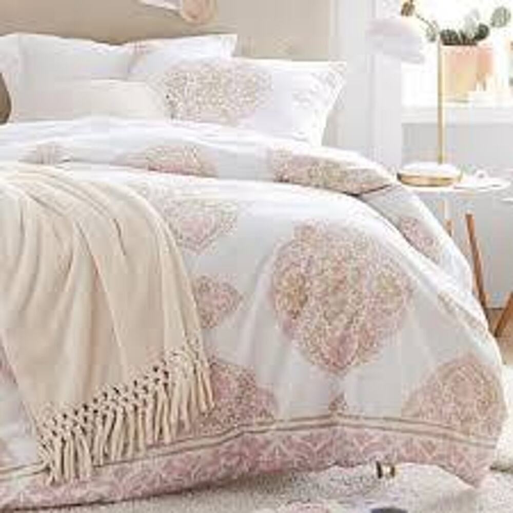 Pottery Barn Dorm Gold Pink Medallion Duvet Cover Twin